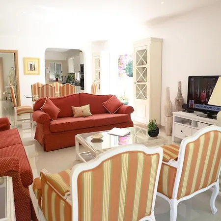 Sleeps 6 Pool Air Con Wifi * Vale do Lobo