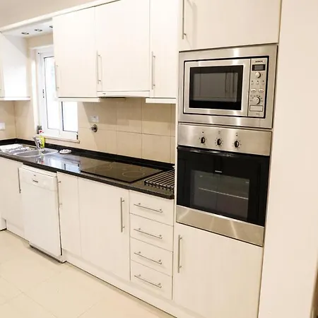Sleeps 6 Pool Air Con Wifi *