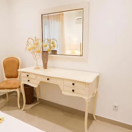 וילה Sleeps 6 Pool Air Con Wifi